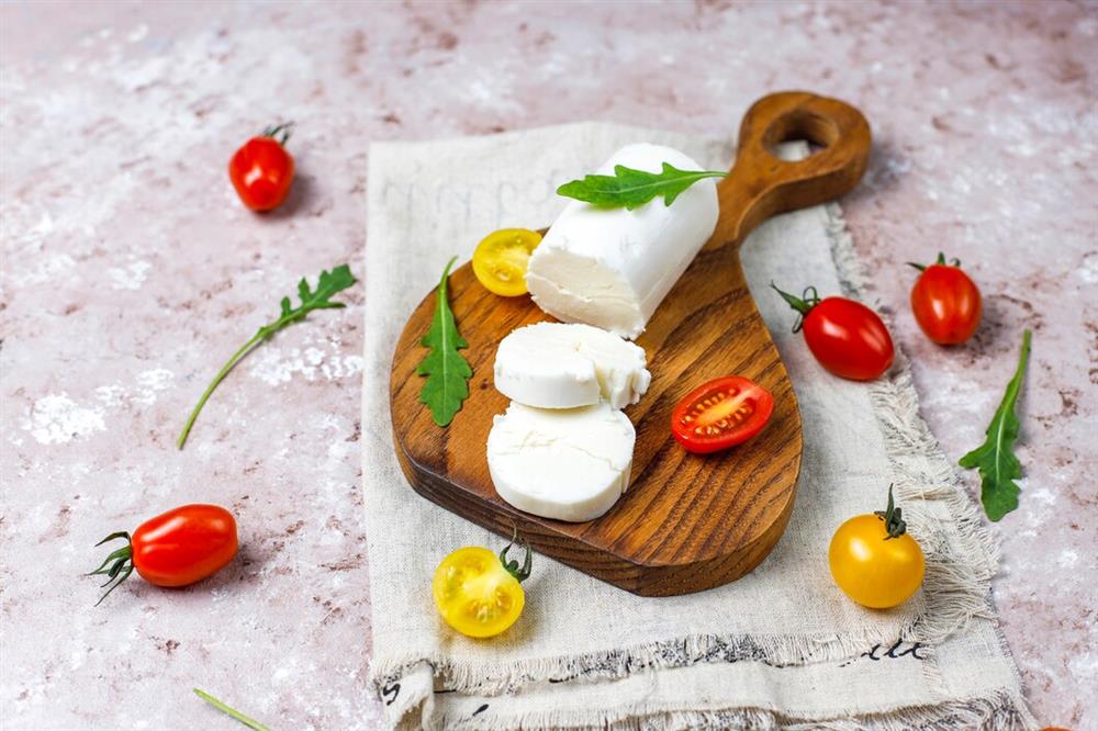 goat-cheese-slices