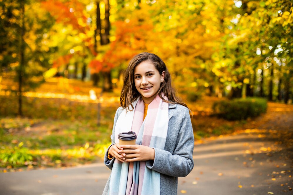 beautiful-young-woman-drinking-takeaway