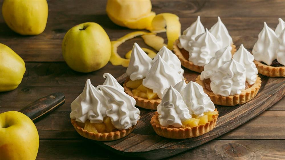 apple-pie-tart-with-whipped