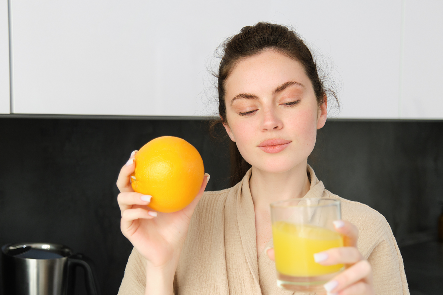 بهبود وضعیت آب‌رسانی بدن با نوشیدن آب حاوی لیمو